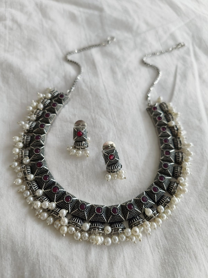 Ferina Necklace Set