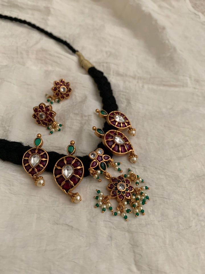 Singha Petal Necklace Set